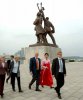 德国朝鲜议员代表团参观主体思想塔.jpg